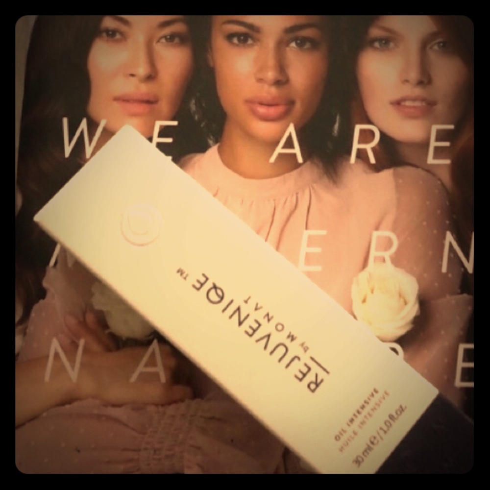 Monat Rejuveniqe Oil